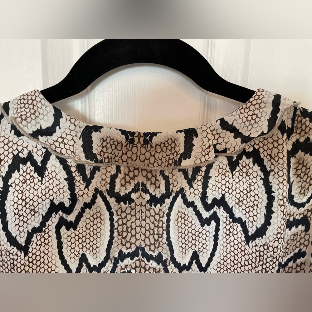 Nwot Cabi Python Design Size Small Blouse. - image 3